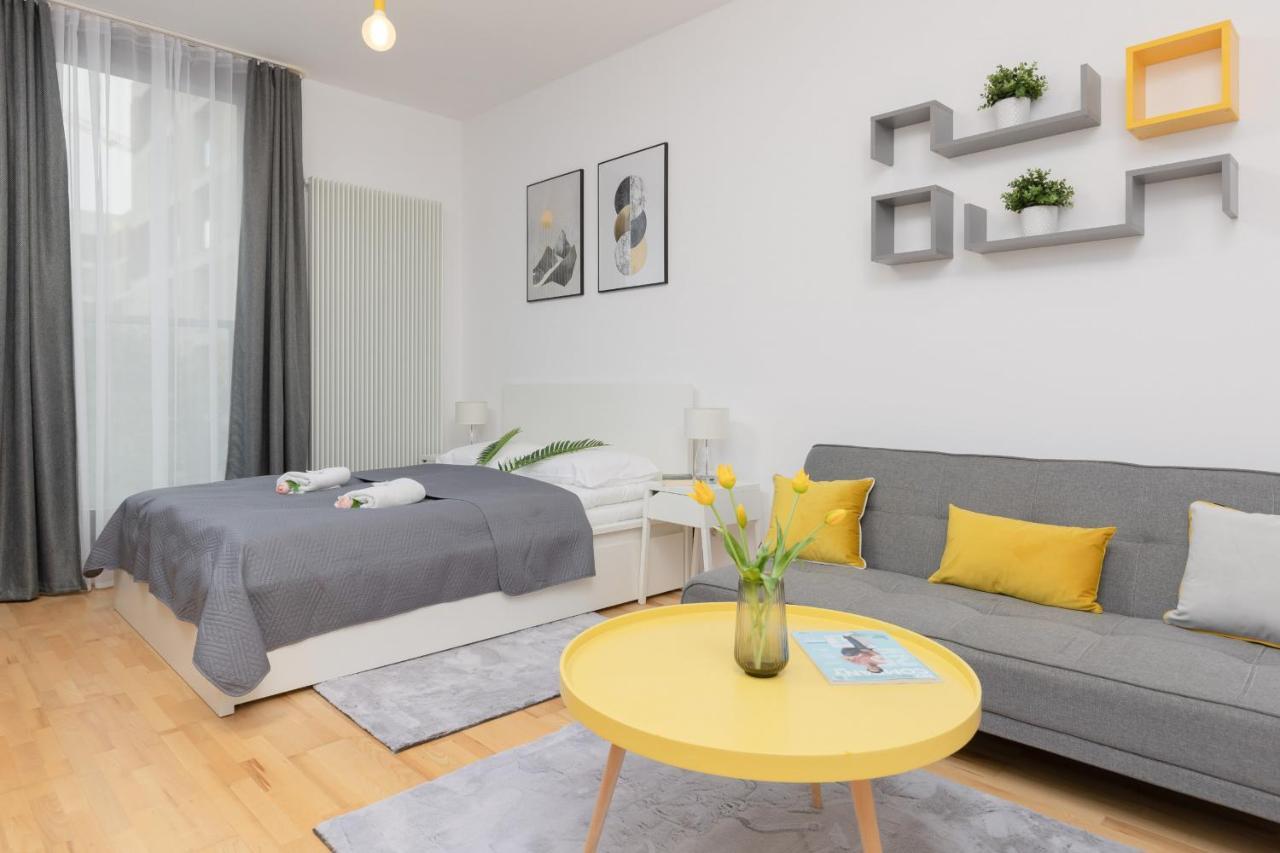 Warsaw Wola Apartment Near Nocny Market By Noclegi Renters Exterior photo